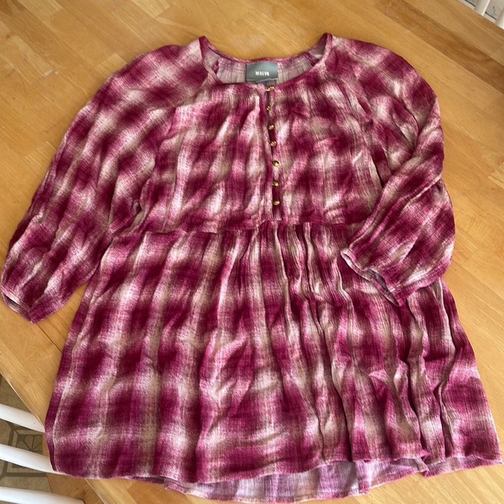 Quarter sleeve like new tunic top